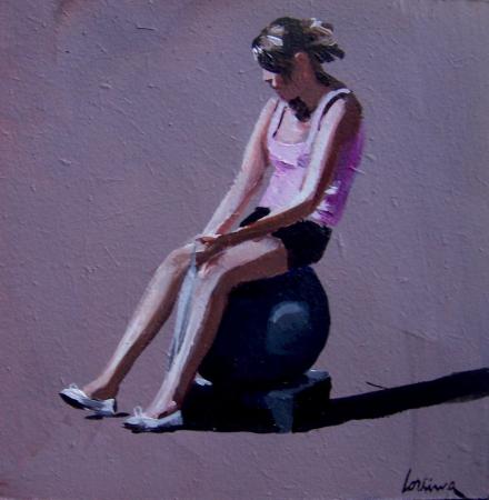 jeune fille assise sur une sphère 11x11cm
